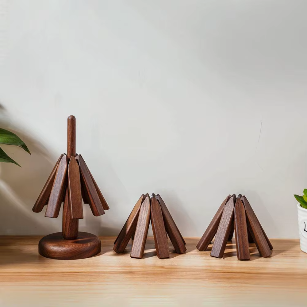 Posavasos de madera en forma de árbol