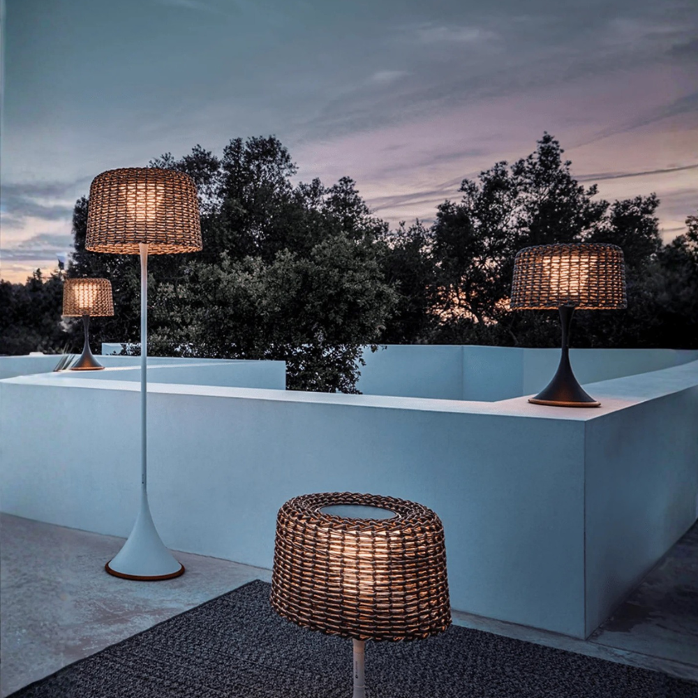 Lámpara de Suelo Solar Exterior Elegante | Luz de Jardín LED de Rattan Impermeable