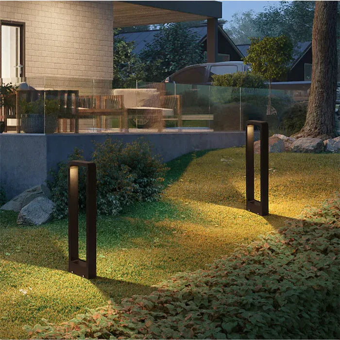 Lámpara de suelo para iluminación exterior