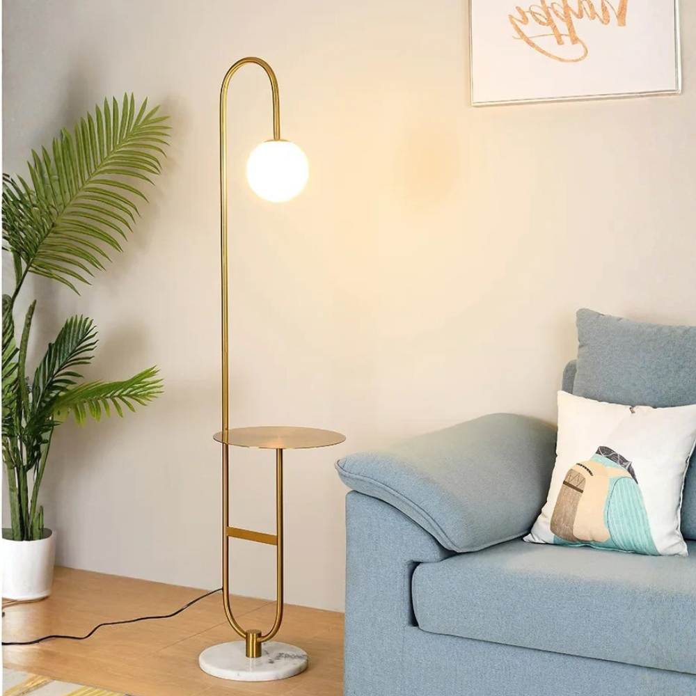 NordHalo Arc | Lámpara de Pie Escandinava Moderna y Elegante con Mesa Lateral
