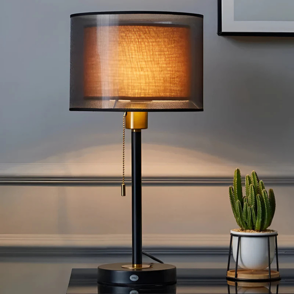 Serenya | Lámpara de mesa moderna con pantalla de tela