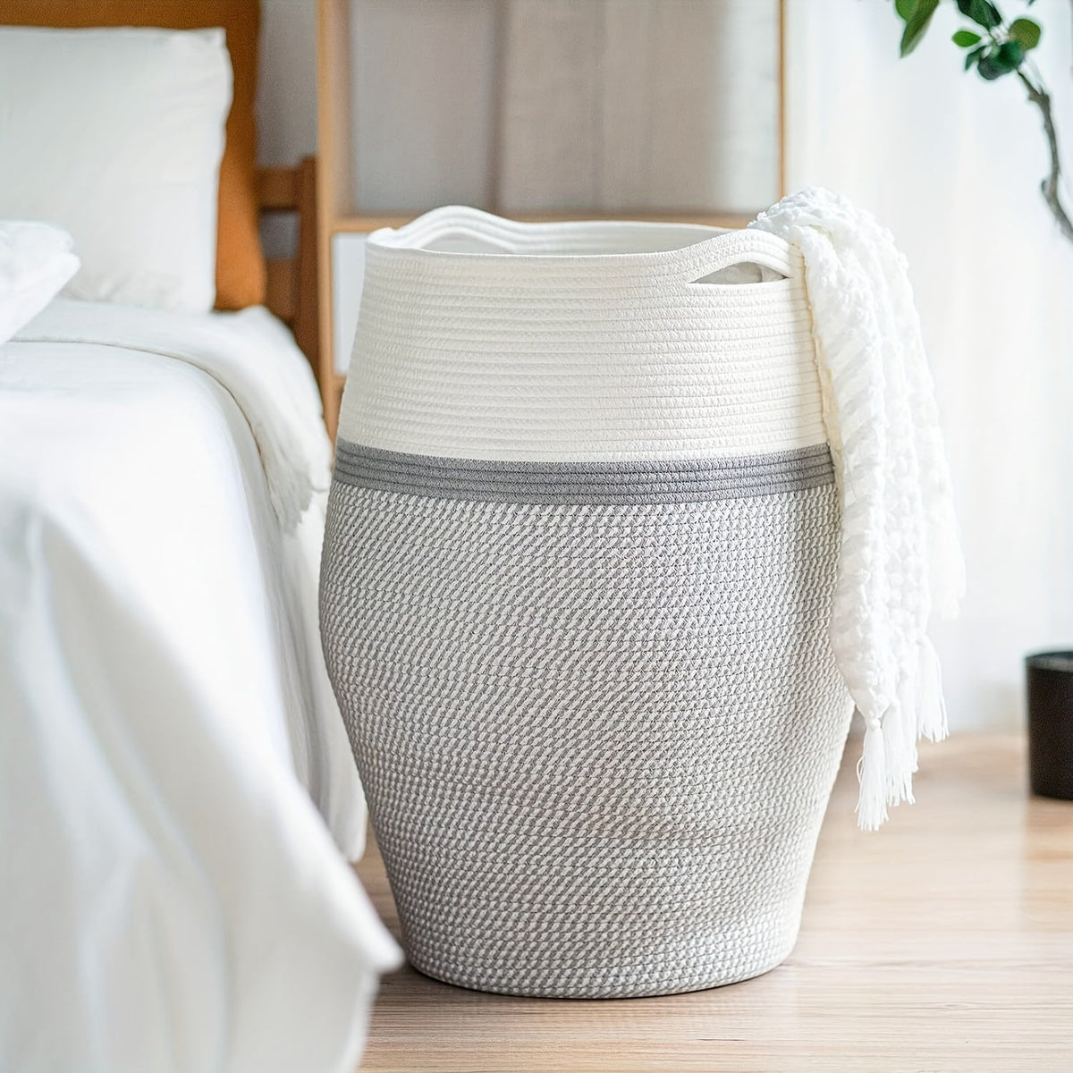 Cesta de Ropa de Mimbre Tejida Grande – Práctica y Elegante para Cualquier Espacio de Lavado