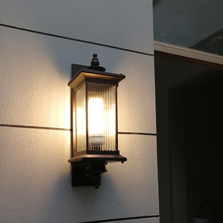 Lámpara de Pared Exterior Clásica Rectangular – Diseño Acogedor y Atemporal
