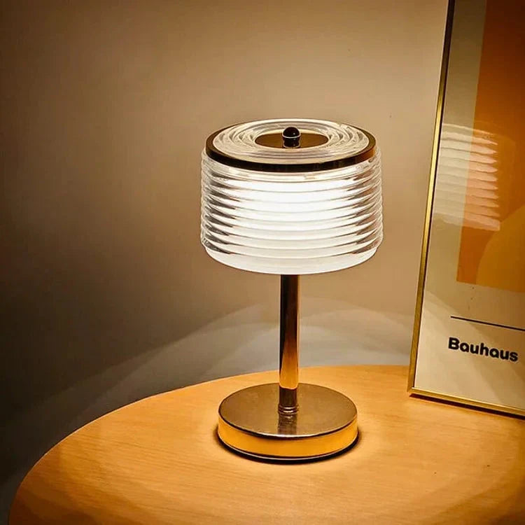 Cirvella | Lámpara de mesa LED con pantalla de vidrio