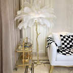 Lámpara de Pie con Pantalla de Plumas Elegante - Lámpara de Trípode Moderna para Sala de Estar