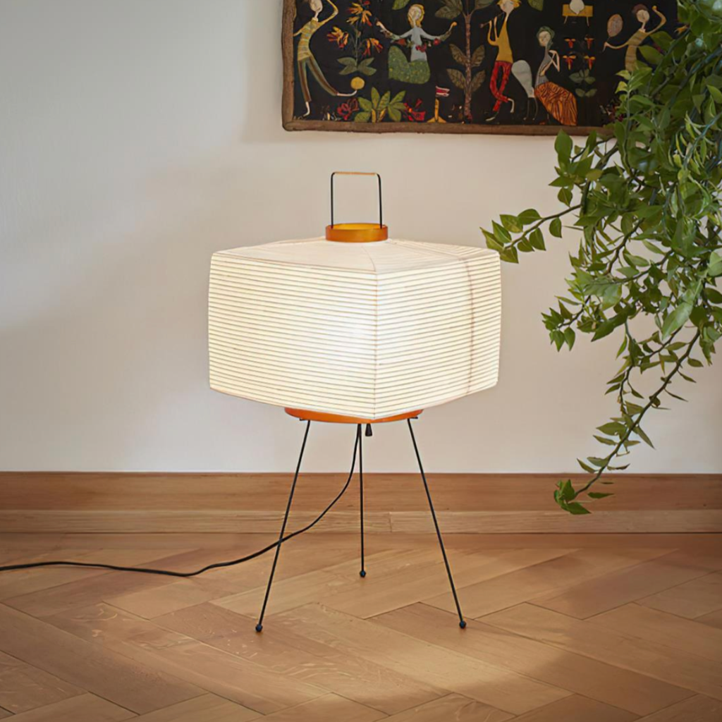 Lámpara de Mesa Minimalista Akari 7A con Pantalla de Papel Washi Plegado a Mano