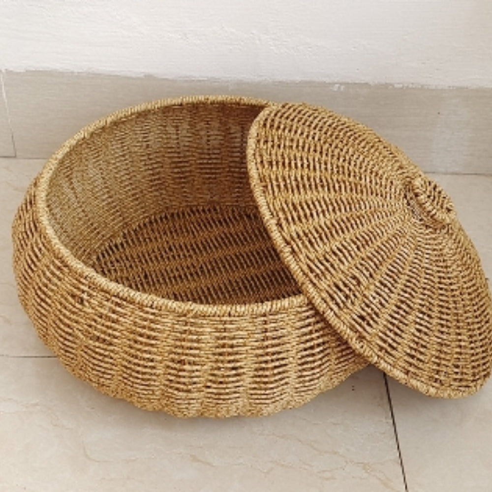 Cesta de Ratan Tejida en Forma de Cúpula con Tapa