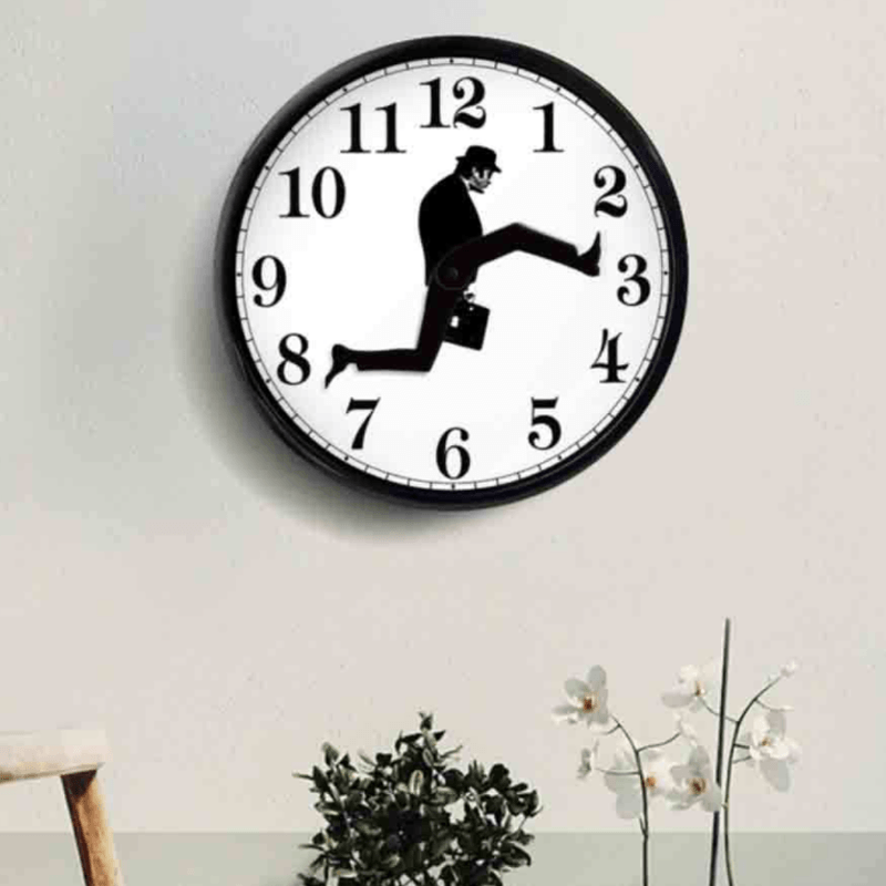 Reloj de Pared del Ministerio de Caminatas Ridículas