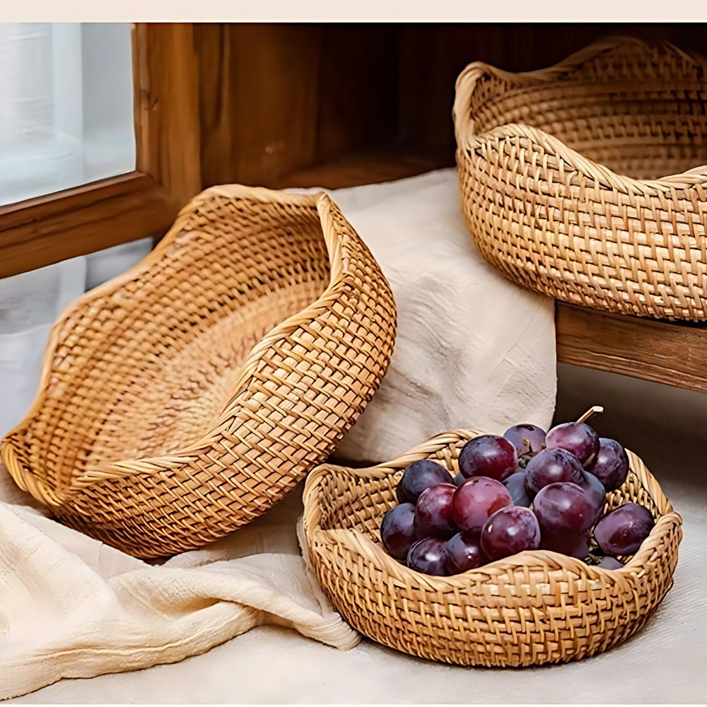 Cesta de Ratan Tejida a Mano con Estilo
