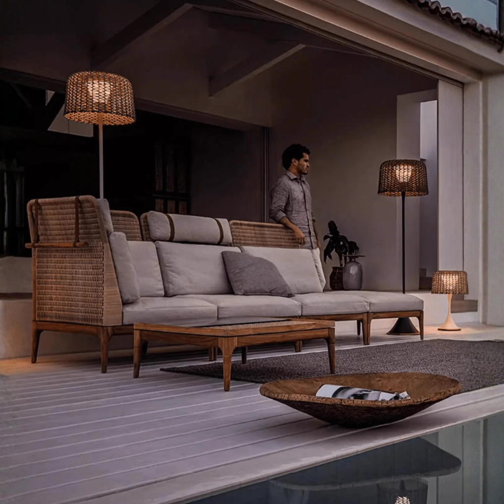 Lámpara de Suelo Solar Exterior Elegante | Luz de Jardín LED de Rattan Impermeable