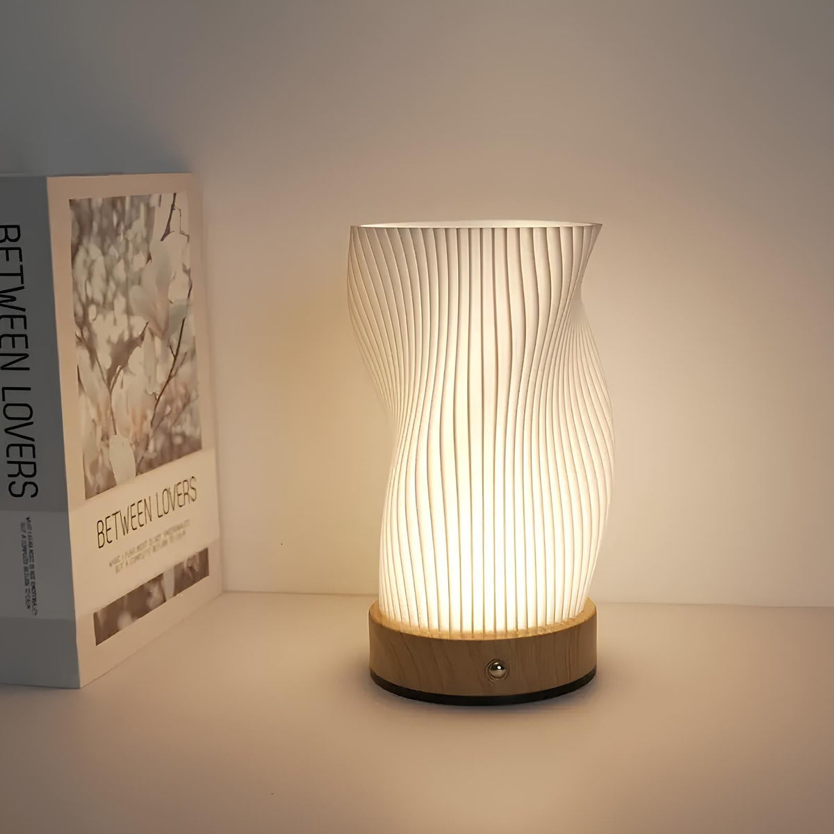 Lámpara Dimmable Serene Wave – Crea la Perfecta Atmosfera en tu Interior