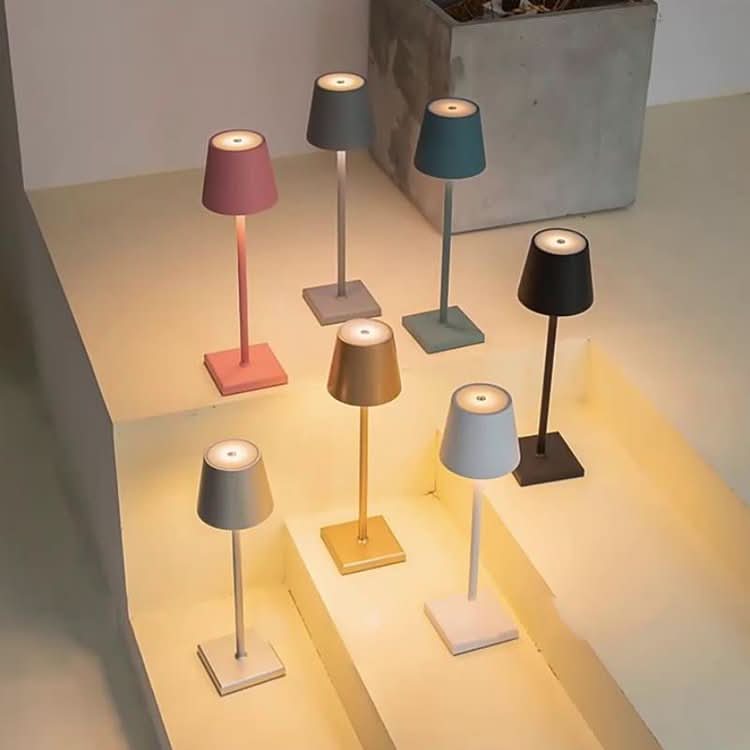 Lámpara de mesa portátil y sin cables para una iluminación elegante