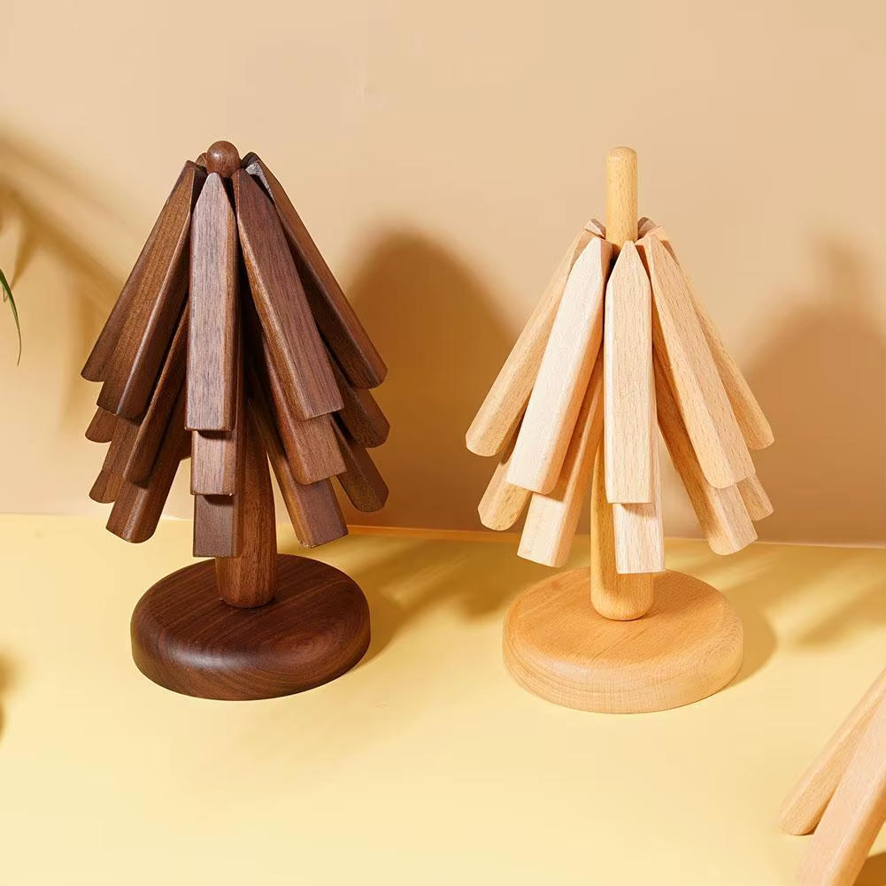 Posavasos de madera en forma de árbol