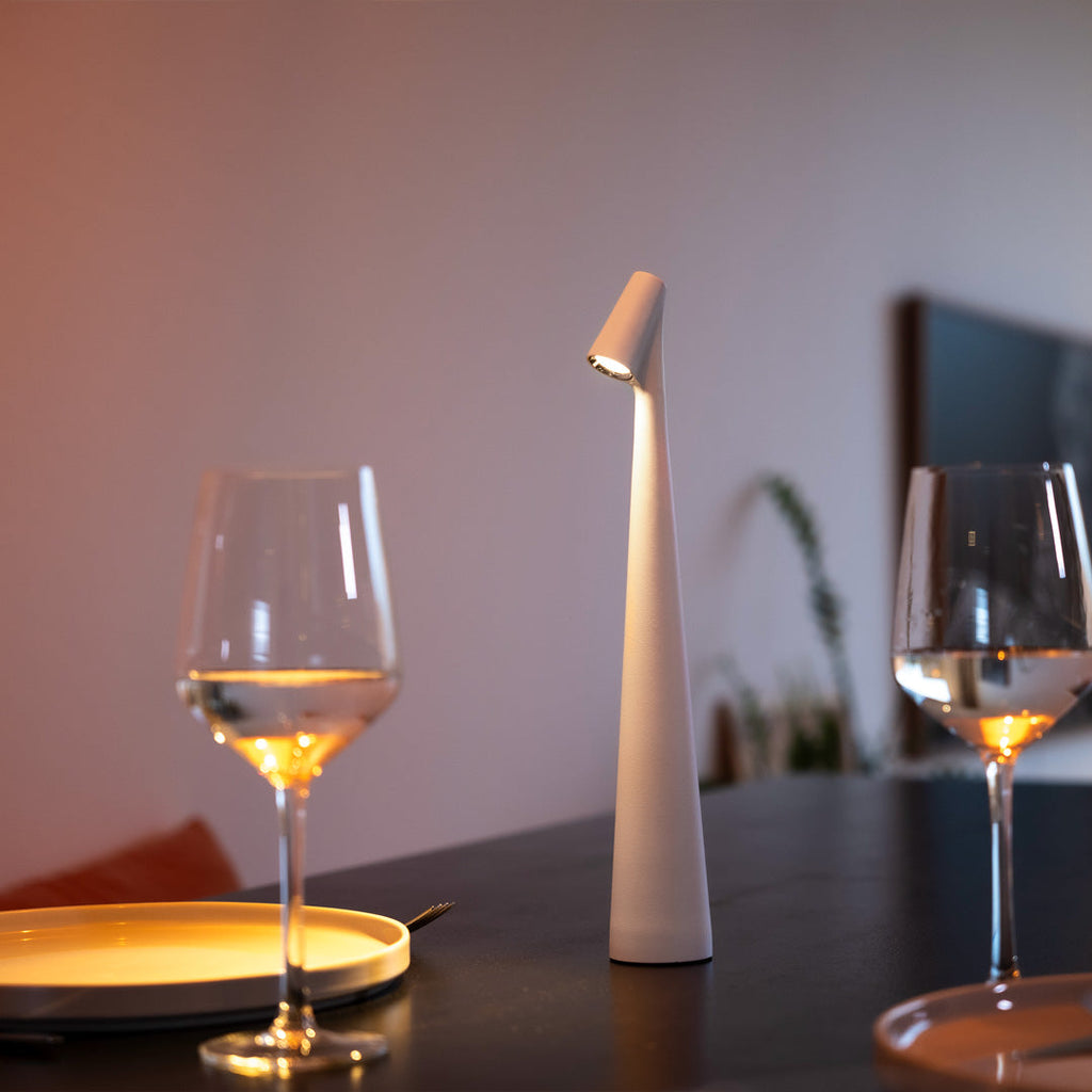 Lámpara de mesa LED inalámbrica – regulable y recargable