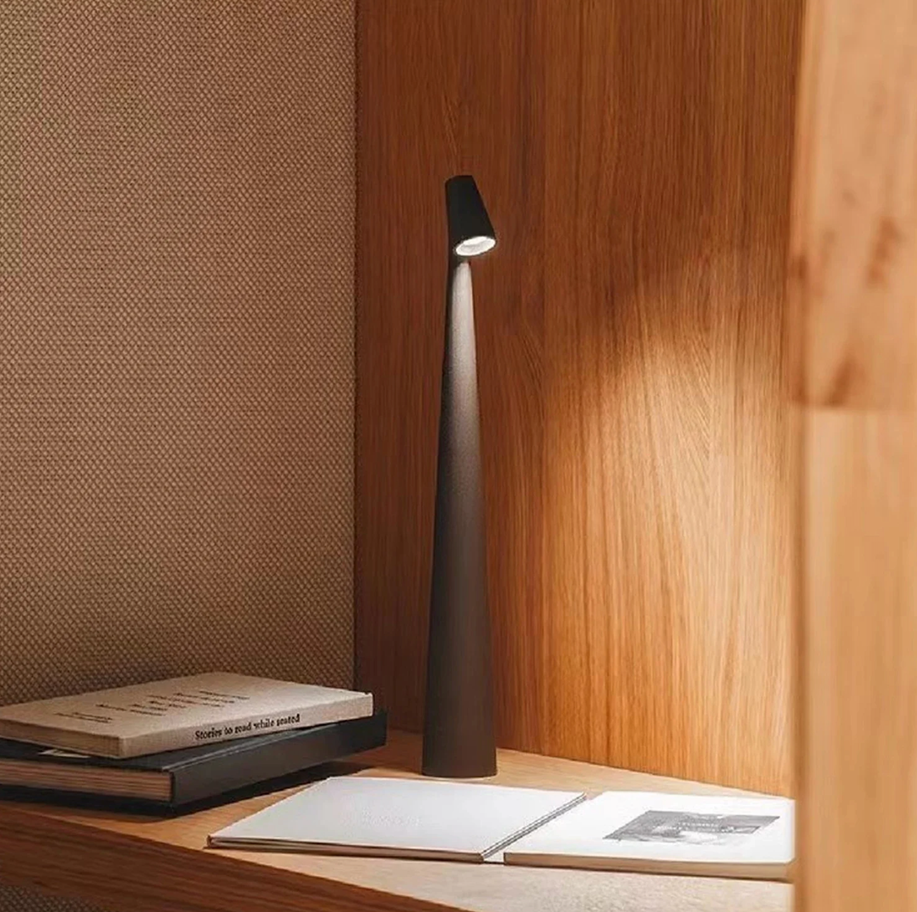 Lámpara de Mesa LED Inalámbrica con Función de Regulación Táctil