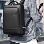 URBANVAULT – Mochila USB Inteligente para el Trabajo y la Movilidad Diaria