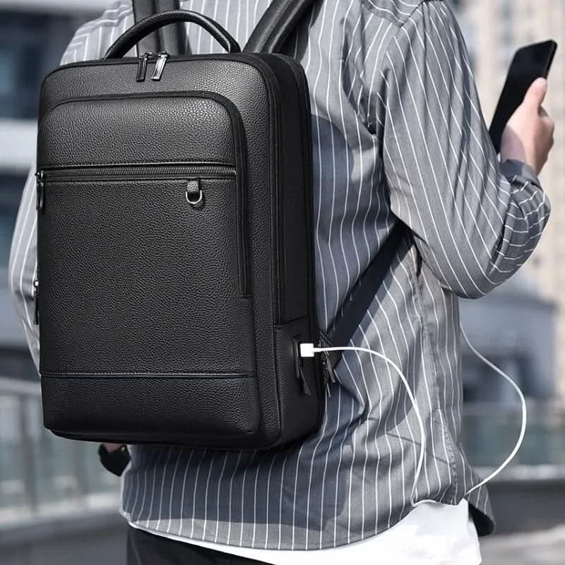 URBANVAULT – Mochila USB Inteligente para el Trabajo y la Movilidad Diaria