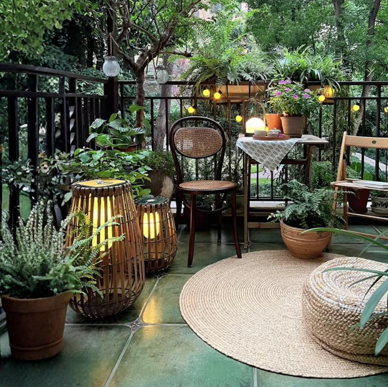 Lámpara de Suelo Solar de Rattan para Exteriores | Decoración de Iluminación para Patio y Jardín a Mano