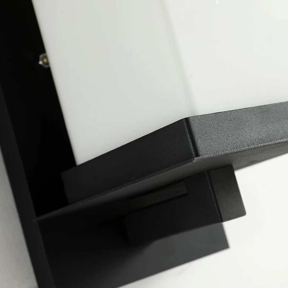 Lámpara de Pared Exterior Elegante - Aplique de Metal Impermeable IP65 para Patios y Jardines