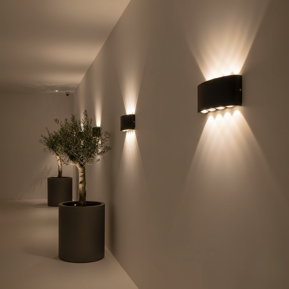 Luz de Pared Exterior Moderna en Arco | Aplique LED Impermeable para Iluminación de Jardín o Patio