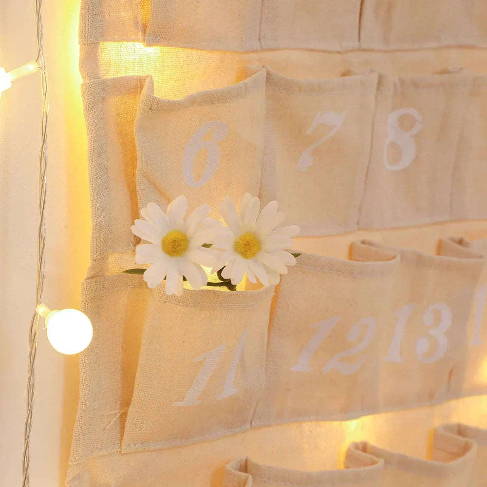 Calendario de Adviento de Algodón con 24 Bolsillos – Decoración Navideña Sostenible y Reutilizable