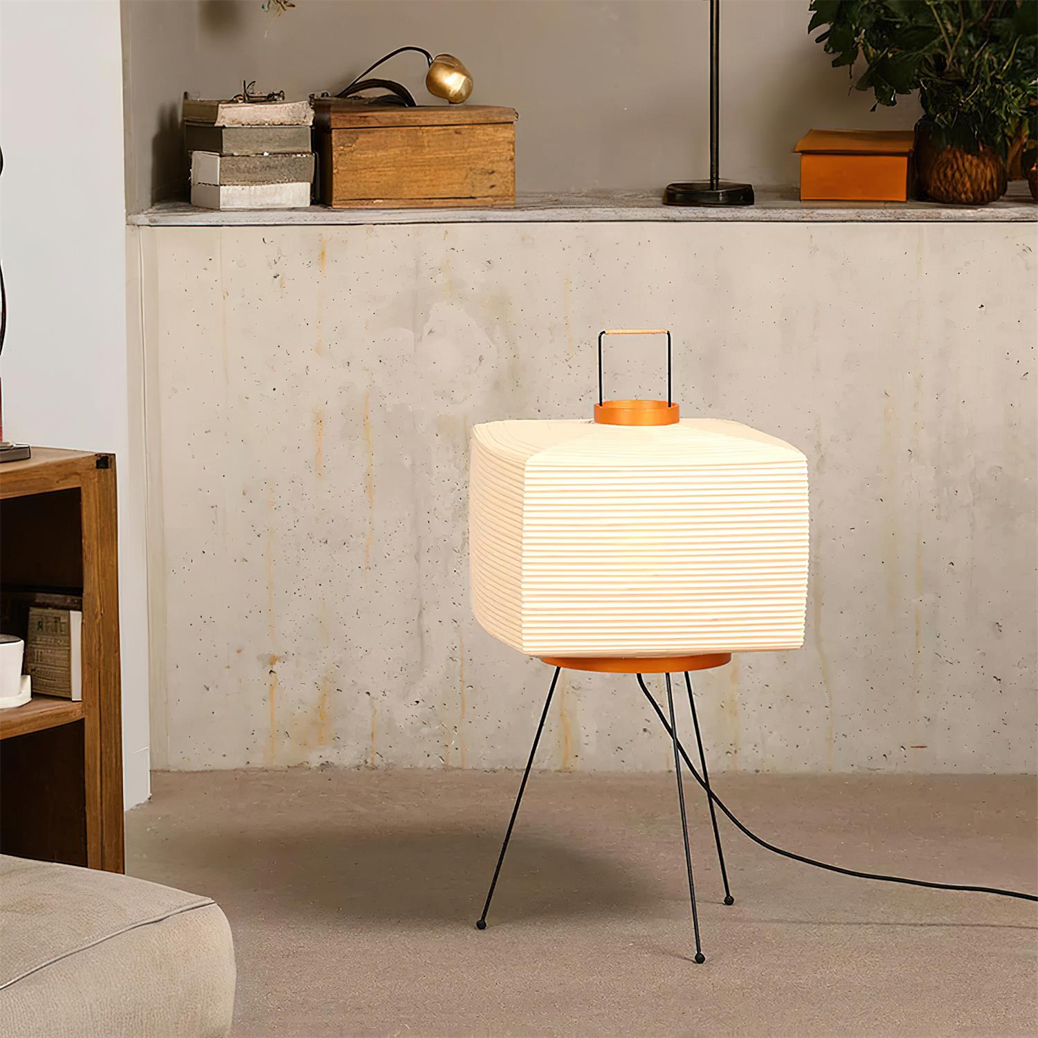 Lámpara de Mesa Minimalista Akari 7A con Pantalla de Papel Washi Plegado a Mano