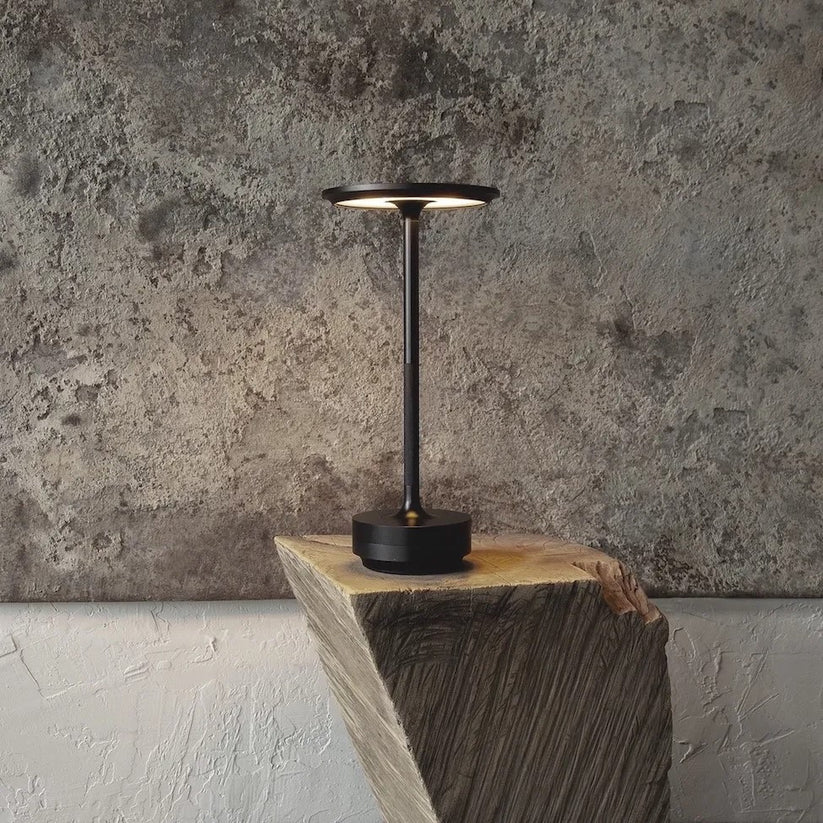 Lumora | Lámpara de mesa LED minimalista