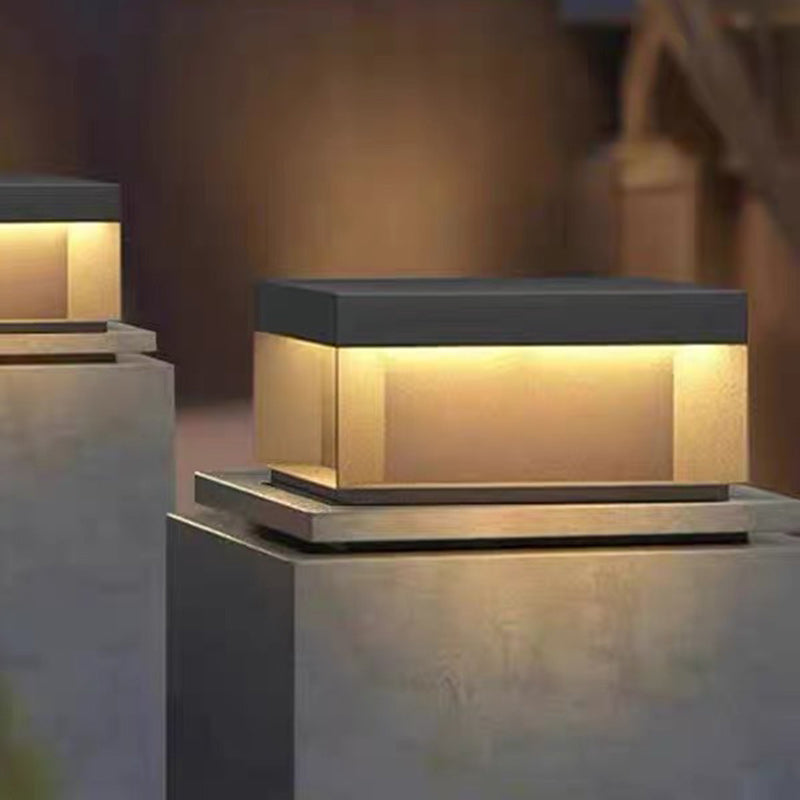 Moderna Lámpara Exterior Cuadrada de Acero Inoxidable con LED y Propiedades a Prueba de Agua y Solar para Jardín, Terraza, Entrada | Brehn