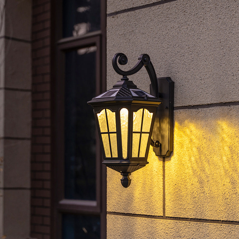 Lámpara de pared de aluminio y vidrio a prueba de agua, linterna europea tradicional de 1 luz para patio exterior | Brehn