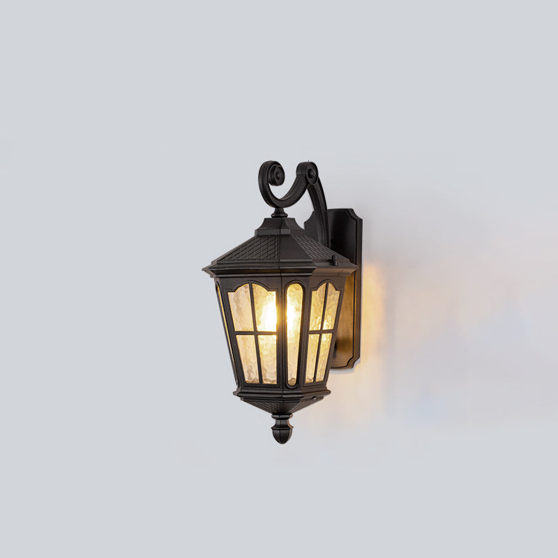 Lámpara de pared de aluminio y vidrio a prueba de agua, linterna europea tradicional de 1 luz para patio exterior | Brehn