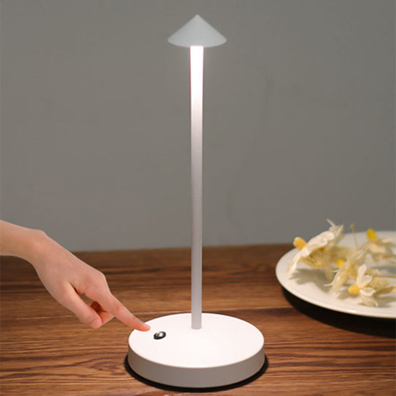 Lámpara de mesa de cilindro acrílico de triángulo con simplicidad moderna y LED para la sala de estar