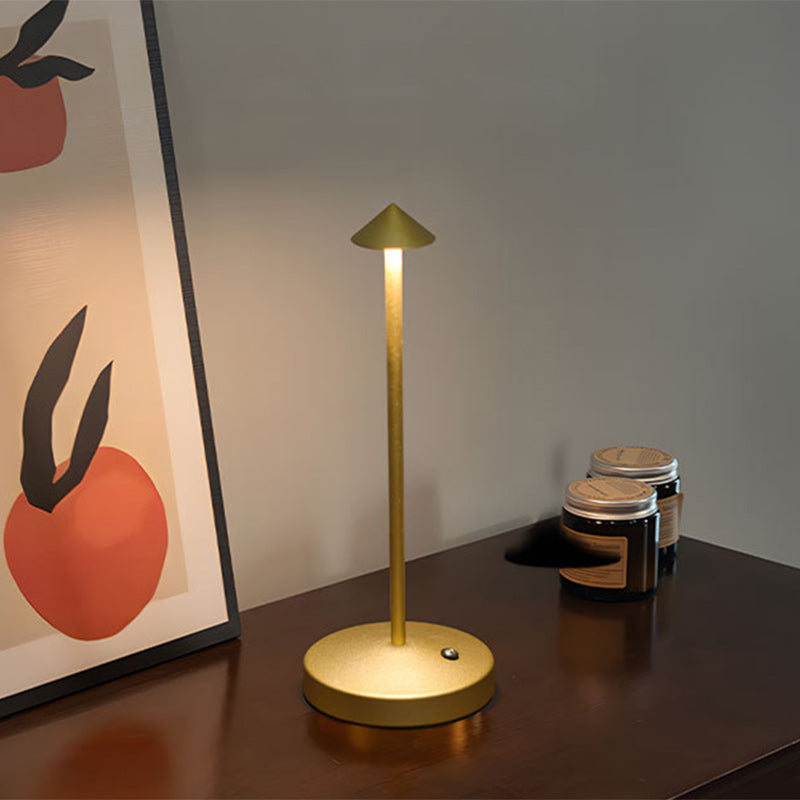 Lámpara de mesa de cilindro acrílico de triángulo con simplicidad moderna y LED para la sala de estar