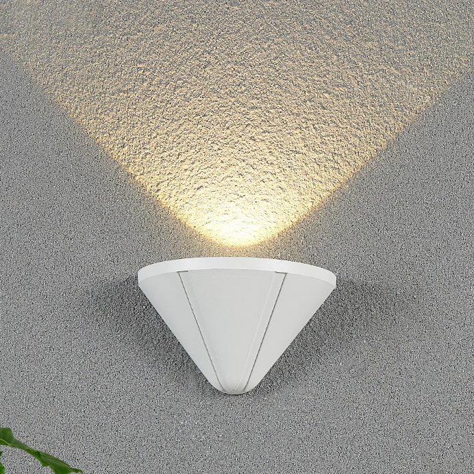 Lámpara de pared LED de aluminio con lente impermeable en triángulo minimalista moderno para patio exterior | Brehn