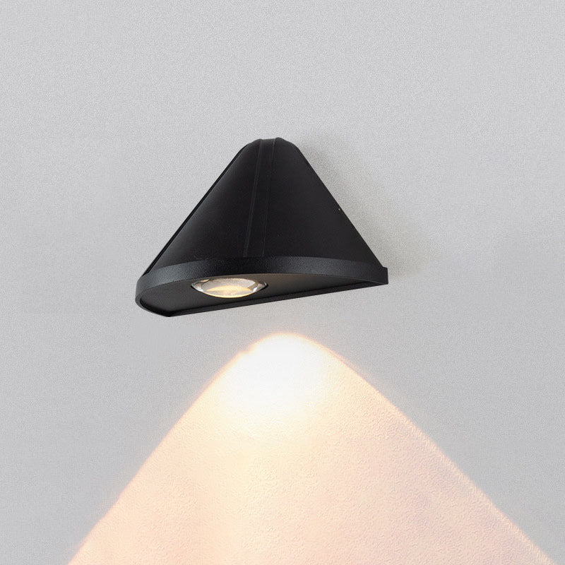 Lámpara de pared LED de aluminio con lente impermeable en triángulo minimalista moderno para patio exterior | Brehn