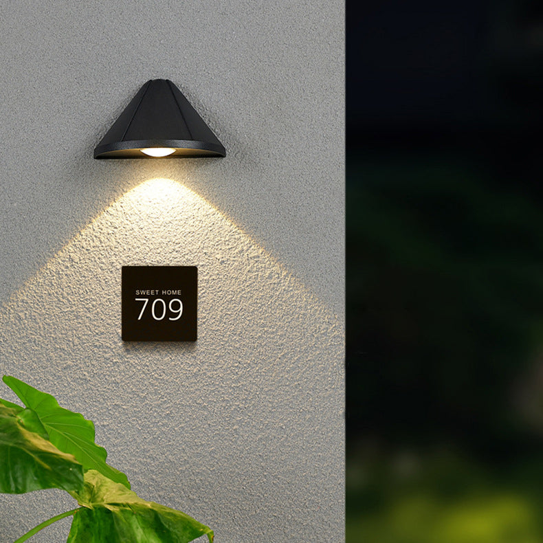 Lámpara de pared LED de aluminio con lente impermeable en triángulo minimalista moderno para patio exterior | Brehn