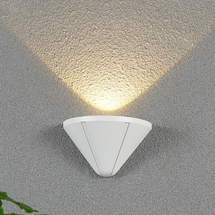 Lámpara de pared LED de aluminio con lente impermeable en triángulo minimalista moderno para patio exterior | Brehn