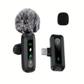 Micrófono lavalier inalámbrico con conexión USB-C para podcasts y vlogs – diseño compacto con protección contra el viento incorporada