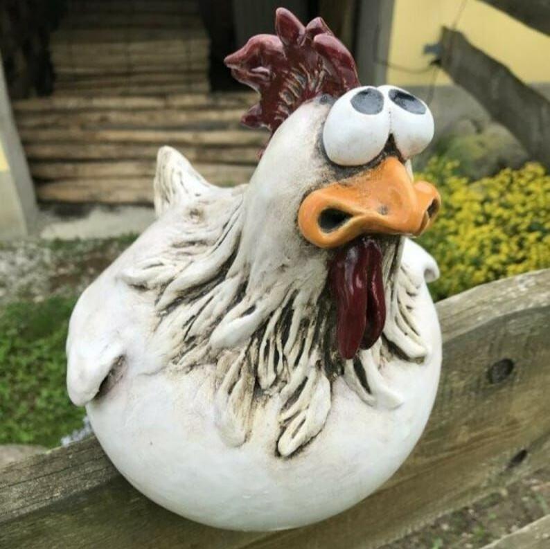 ChickCharm - Peculiares Estatuas de Gallinas para el Rincón del Jardín