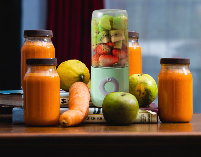 QuickBlend - Licuadora de smoothies recargable por USB con 6 cuchillas