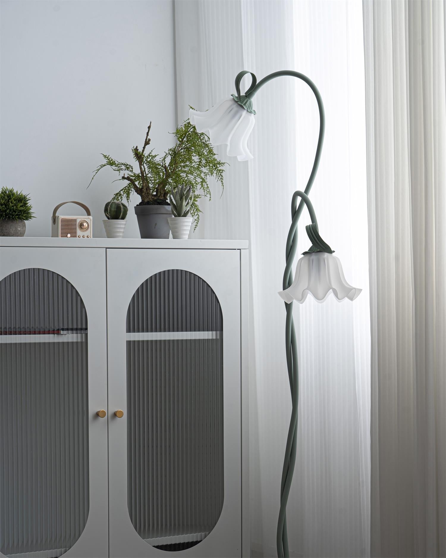 Bloomora | Lámpara de pie de diseño floreciente
