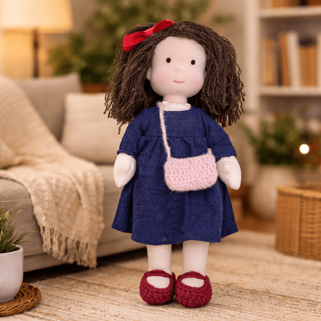 ELORA – Muñeca Waldorf hecha a mano de algodón para jugar creativamente