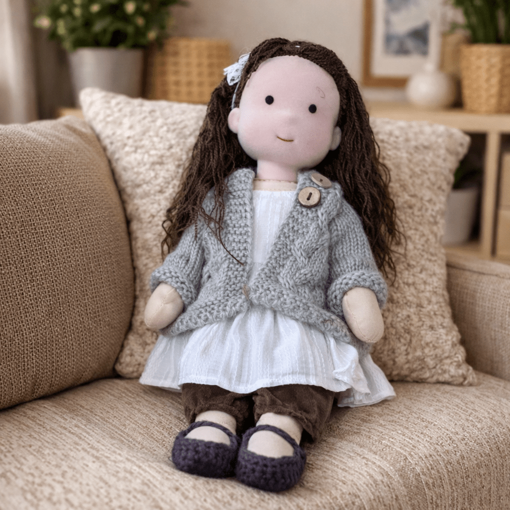 ELORA – Muñeca Waldorf hecha a mano de algodón para jugar creativamente