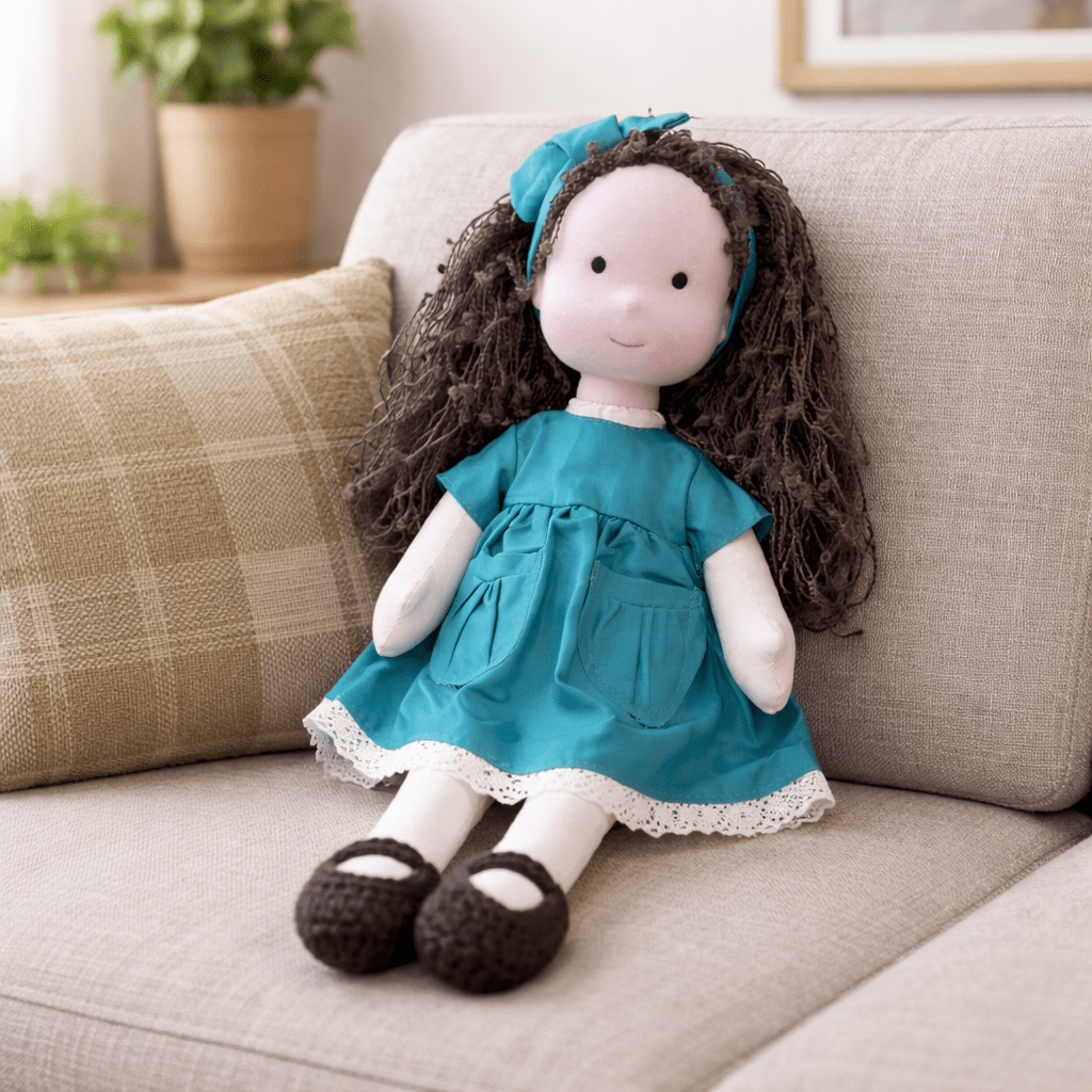 ELORA – Muñeca Waldorf hecha a mano de algodón para jugar creativamente