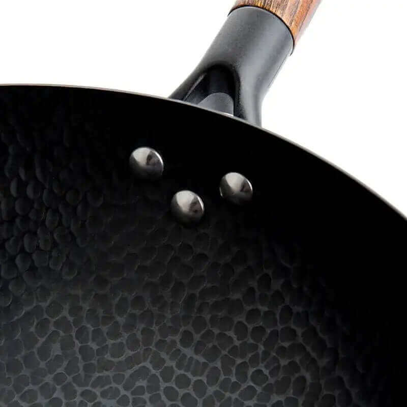 Wok de hierro auténtico hecho a mano – Calidad premium con tapa de madera