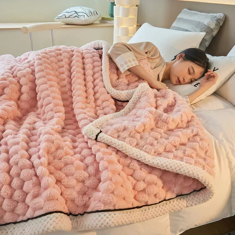 Manta suave de terciopelo – cálida y elegante – creada para la comodidad y un ambiente acogedor en el hogar