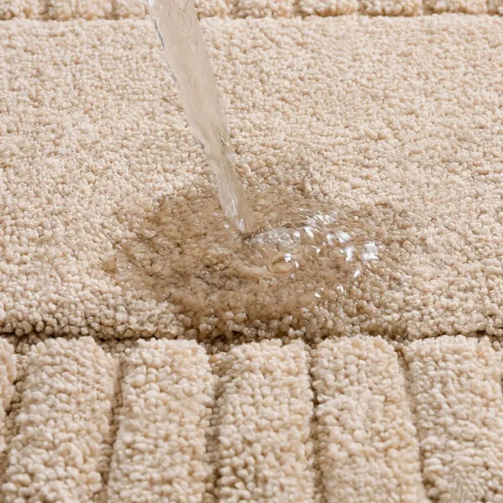 SereneMat - Alfombrilla de Baño Premium de Secado Rápido y Antideslizante con Raya Minimalista