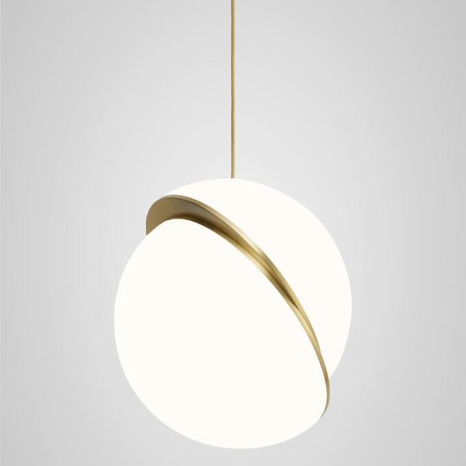 Solenne | Lámpara colgante esférica con acentos dorados