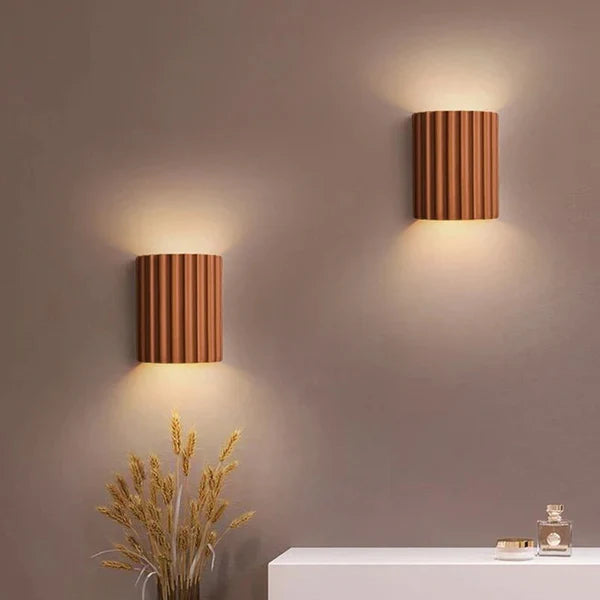 LuxaLicht - Lámparas de pared modernas de resina para espacios contemporáneos