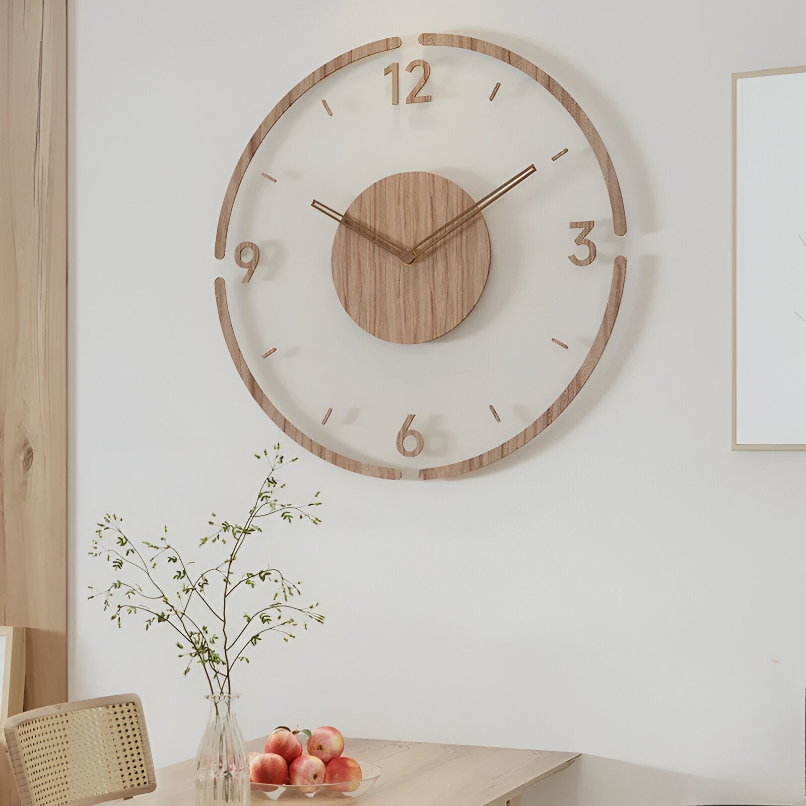 Gran reloj de pared moderno con mecanismo silencioso – diseño natural de madera para interiores elegantes
