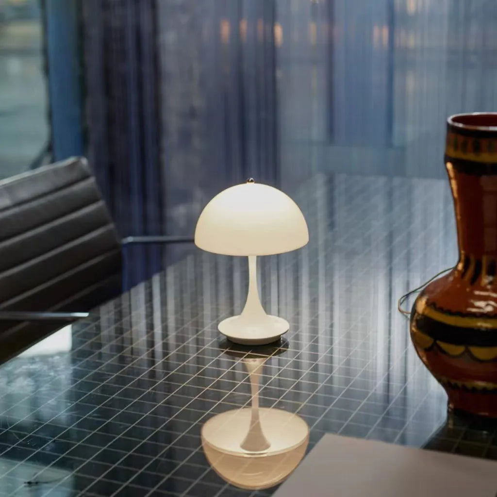 EclatéAura | Lámpara de mesa LED elegante y inalámbrica